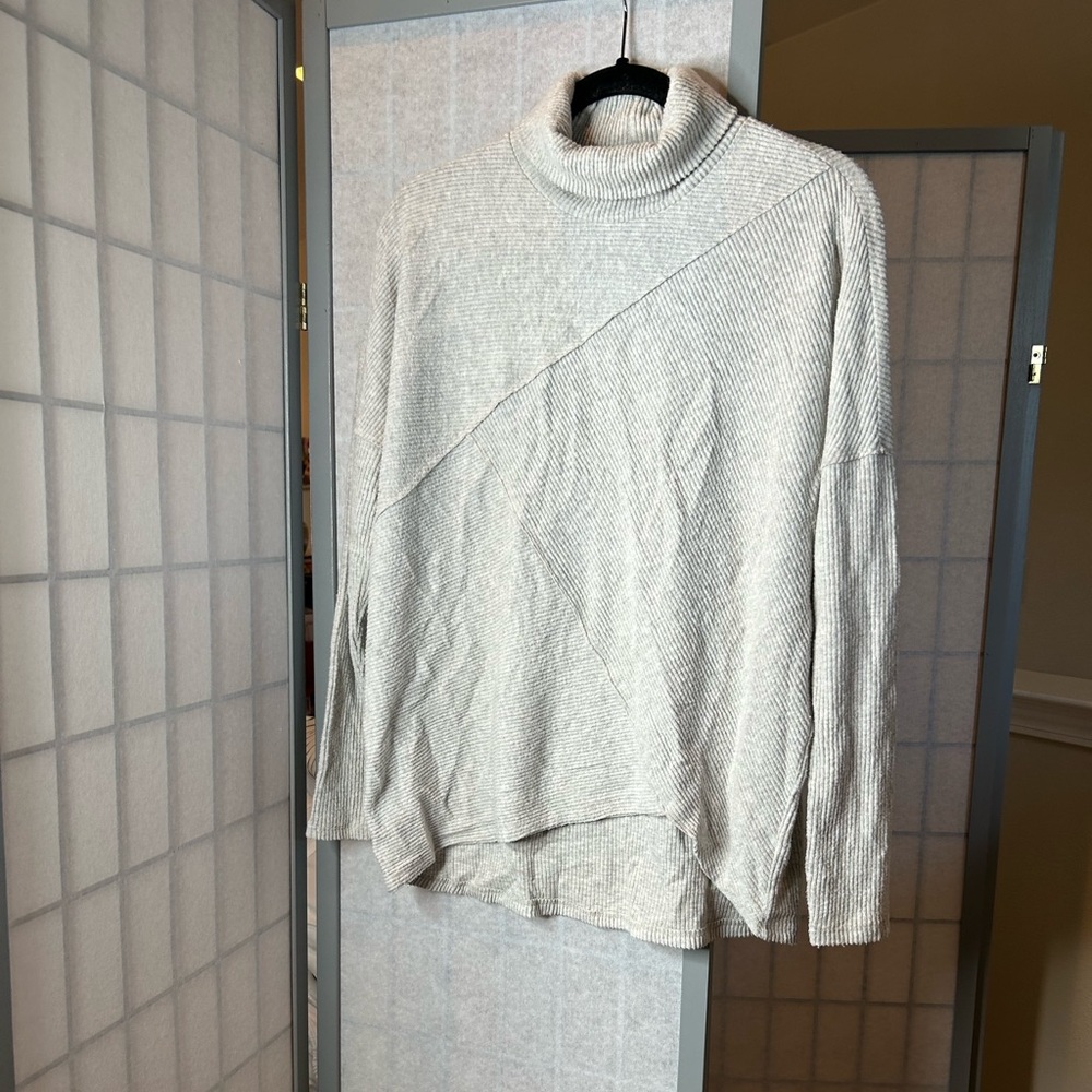 Anthropologie H by Bordeaux gray turtleneck long sleeved top